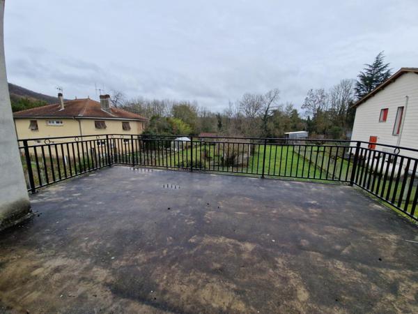 Maison de 81 m², garage 40 m² et jardin de 453 m²