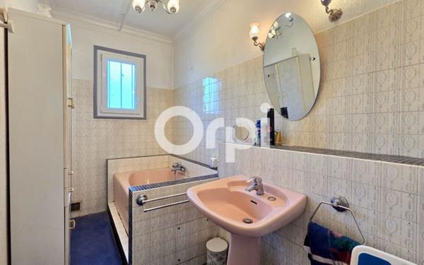 Maison à vendre    6 pièces • 130,20 m2 Décines-Charpieu