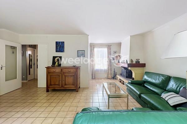 Maison à vendre 6 pièces de 123,77 m² à Jouy-le-Moutier