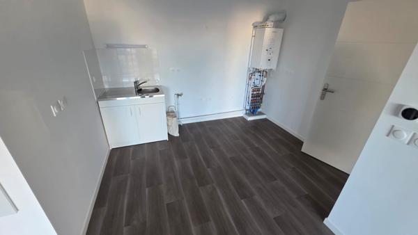 Poitiers (86000) POITIERS - T2 NEUF de 45 m2 avec jardin de 55 m2 et une place de parking