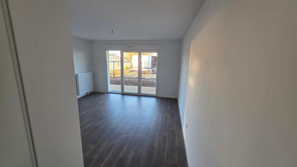 Poitiers (86000) POITIERS - T2 NEUF de 45 m2 avec jardin de 55 m2 et une place de parking