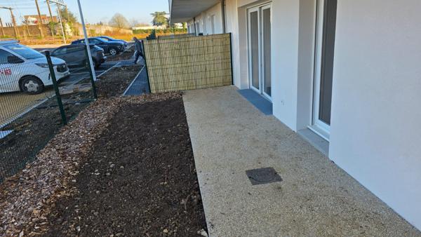 Poitiers (86000) POITIERS - T2 NEUF de 45 m2 avec jardin de 55 m2 et une place de parking