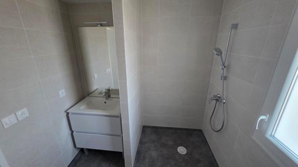 Poitiers (86000) POITIERS - T2 NEUF de 45 m2 avec jardin de 55 m2 et une place de parking