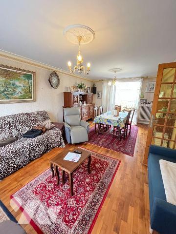 RENNES / QUARTIER BINQUENAIS / MAISON 117M² 

Située au coeur du quartier recherché de Binque...