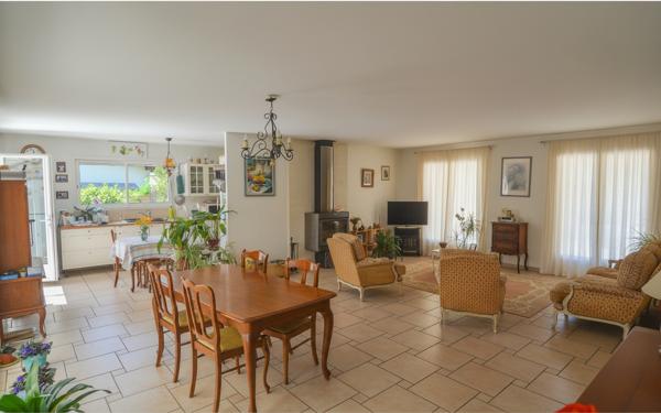 Maison Maison Familiale "La Boetie" Saint Medard En Jalles 7 pièce(s) 160.97 m2 154.49 m²