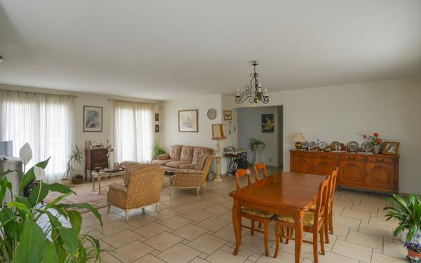 Maison Maison Familiale "La Boetie" Saint Medard En Jalles 7 pièce(s) 160.97 m2 154.49 m²