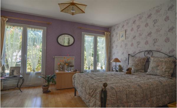 Maison Maison Familiale "La Boetie" Saint Medard En Jalles 7 pièce(s) 160.97 m2 154.49 m²