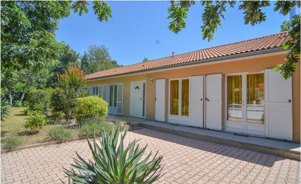 Maison Maison Familiale "La Boetie" Saint Medard En Jalles 7 pièce(s) 160.97 m2 154.49 m²
