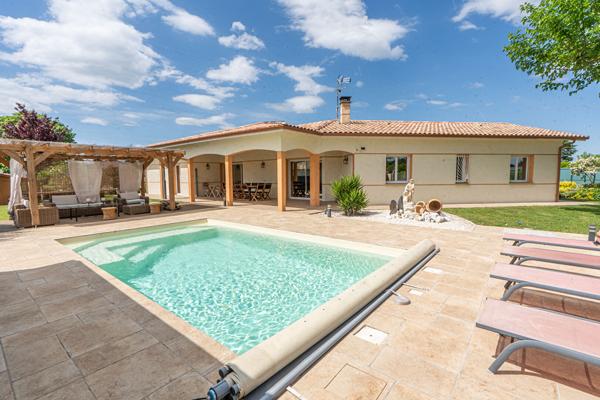 Maison Maison en très bon état - 5 chambres - Parcelle arborée de 1 994m² 140.13 m²