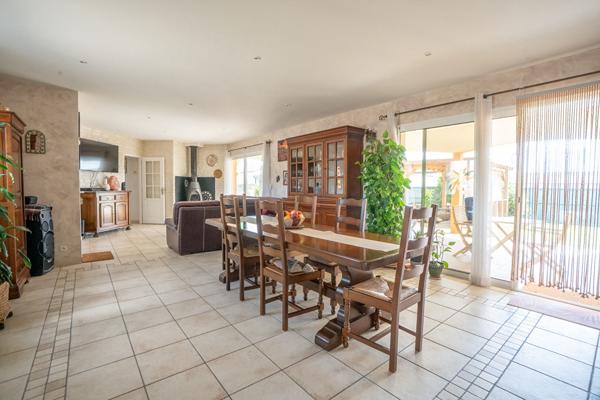 Maison Maison en très bon état - 5 chambres - Parcelle arborée de 1 994m² 140.13 m²