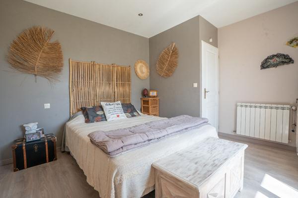 Maison Maison en très bon état - 5 chambres - Parcelle arborée de 1 994m² 140.13 m²