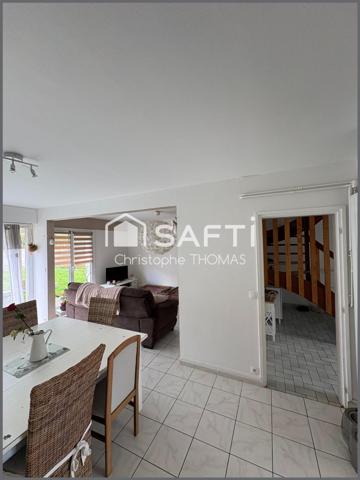 Maison familiale lumineuse avec un jardin clos