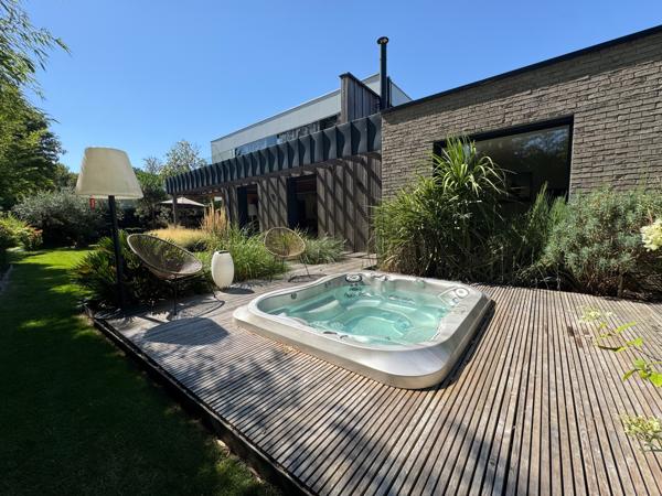 CROIX BARBIEUX – MAISON CUBIQUE 2021 – 200 M² habitables – PRESTATIONS HAUT DE GAMME – DPE A CROIX