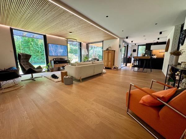 CROIX BARBIEUX – MAISON CUBIQUE 2021 – 200 M² habitables – PRESTATIONS HAUT DE GAMME – DPE A CROIX