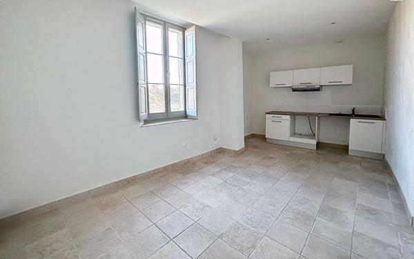 Immeuble à vendre    10 pièces • 234,65 m2 Biot