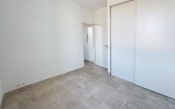 Immeuble à vendre    10 pièces • 234,65 m2 Biot