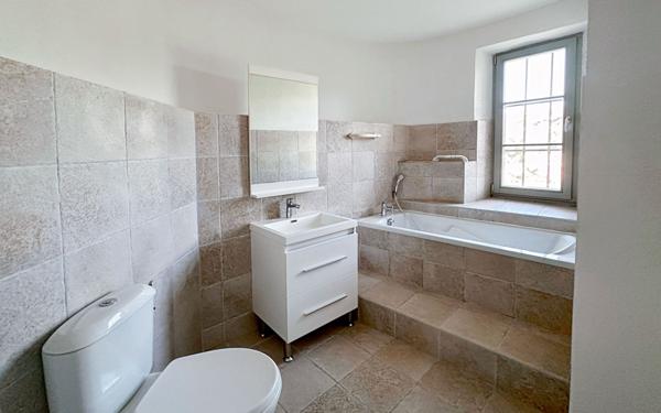 Immeuble à vendre    10 pièces • 234,65 m2 Biot