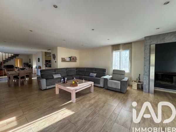 Maison à vendre 5 pièces 184 m² Saint-Caprais-de-Bordeaux
