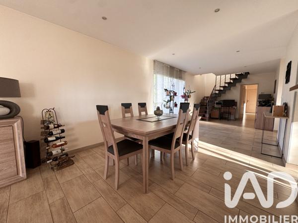 Maison à vendre 5 pièces 184 m² Saint-Caprais-de-Bordeaux