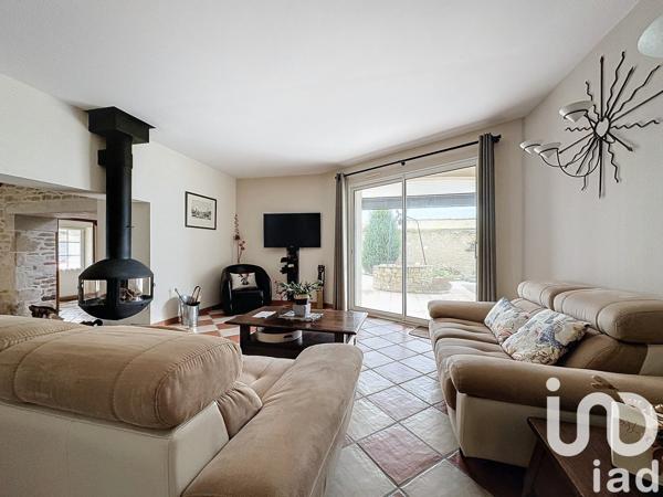 Maison de village 5 pièces de 120 m² à Charron (17230)