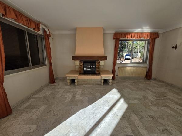 Brignoles (83170) VILLA BRIGNOLES - 204 m² Habitables - 5000 m² terrain - Piscine - Garage