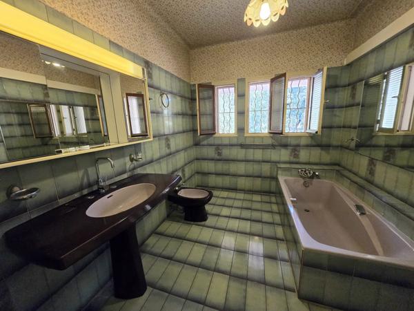 Brignoles (83170) VILLA BRIGNOLES - 204 m² Habitables - 5000 m² terrain - Piscine - Garage