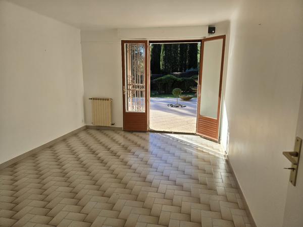 Brignoles (83170) VILLA BRIGNOLES - 204 m² Habitables - 5000 m² terrain - Piscine - Garage