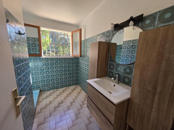 Brignoles (83170) VILLA BRIGNOLES - 204 m² Habitables - 5000 m² terrain - Piscine - Garage