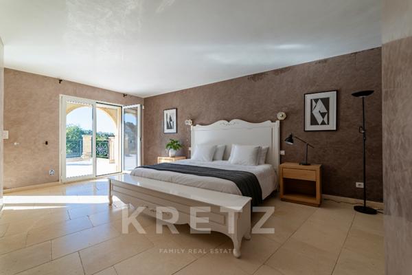 Villa d'exception de 430m2 avec ascenseur, hammam & spa