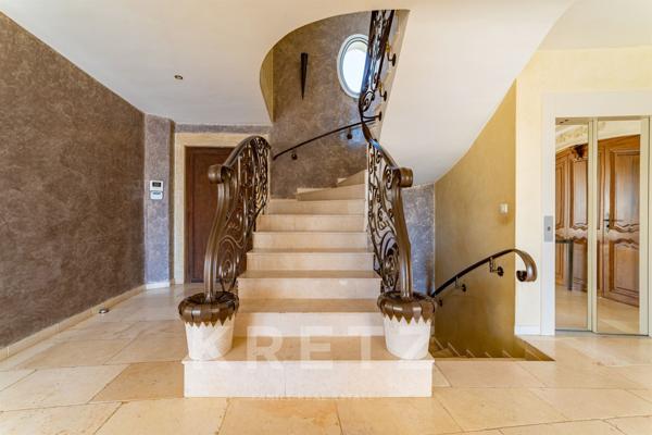 Villa d'exception de 430m2 avec ascenseur, hammam & spa
