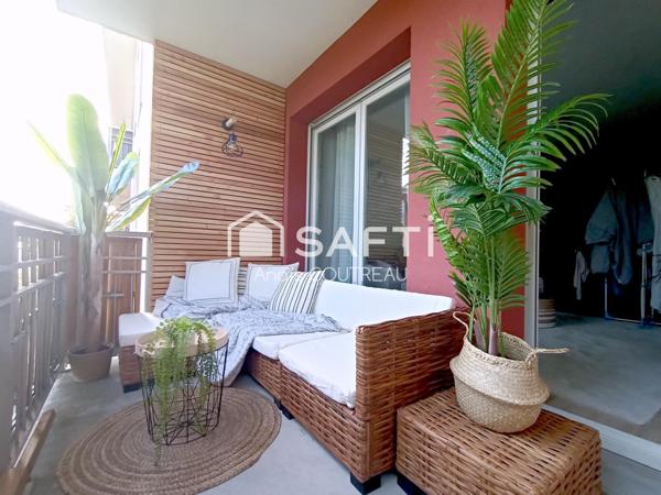 CHARMANT APPARTEMENT RÉNOVÉ AVEC GOÛT DANS ENVIRONNEMENT CALME