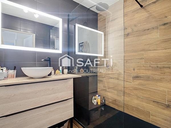 CHARMANT APPARTEMENT RÉNOVÉ AVEC GOÛT DANS ENVIRONNEMENT CALME