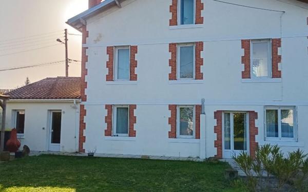 Maison à vendre    6 pièces •  Angoulême