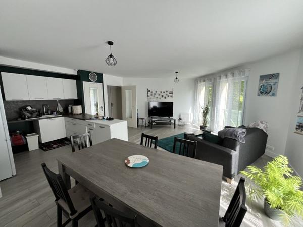 Appartement à louer 655 € CC Saumur 3 p 73 m² DPE D