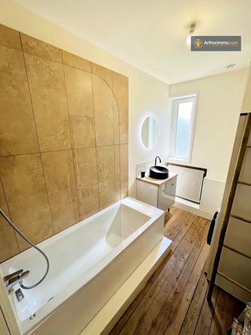 Location                                                      Appartement
                        
                     2 pièces                      42 m2                     à Tourcoing