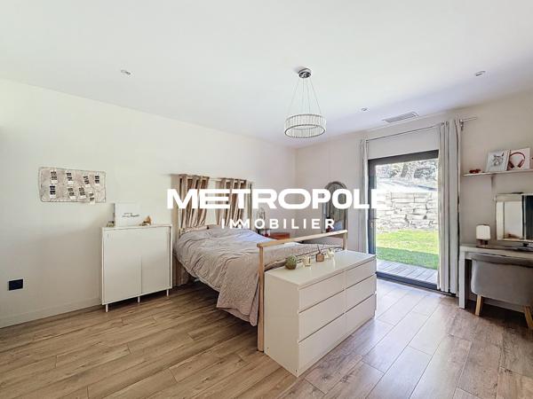 Villa 6 pièce(s) 4 chambre(s) 268 m²