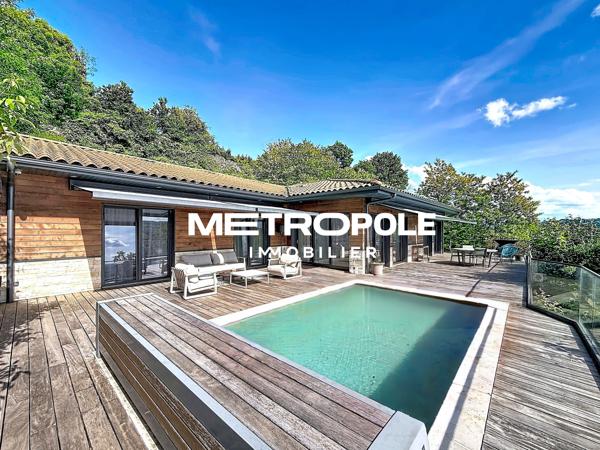 Villa 6 pièce(s) 4 chambre(s) 268 m²