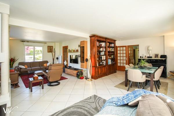 Maison à vendre 798 000 € Chambray-lès-Tours 8 p 263 m² DPE C