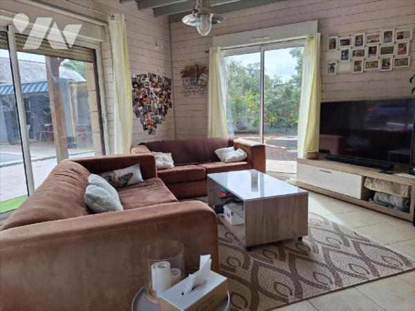 A Vendre, sur l'axe ERNEE / FOUGERES (53220), en Mayenne. Maison rurale, comprenant : - au rez ...