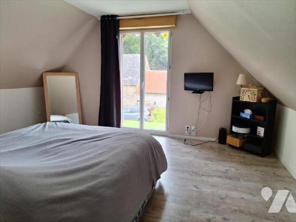 A Vendre, sur l'axe ERNEE / FOUGERES (53220), en Mayenne. Maison rurale, comprenant : - au rez ...