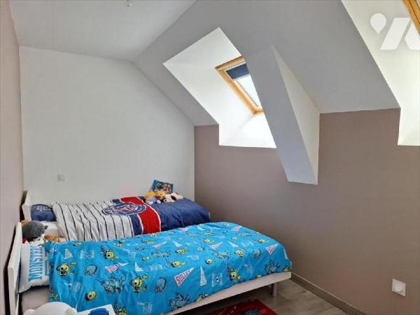 A Vendre, sur l'axe ERNEE / FOUGERES (53220), en Mayenne. Maison rurale, comprenant : - au rez ...