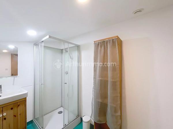 Location                                                      Appartement
                        
                     2 pièces                      34 m2                     à Clermont-Ferrand