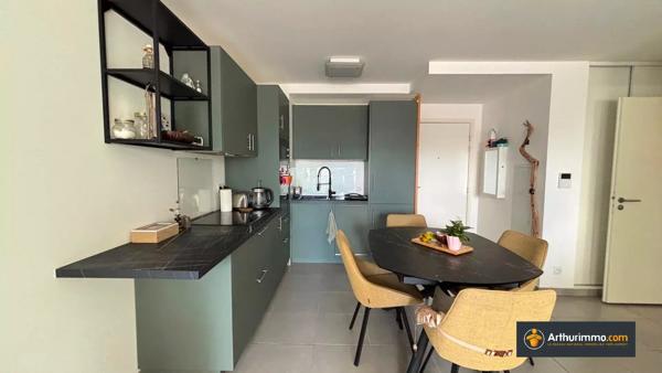 Vente                                                      Appartement
                        
                     2 pièces                      45 m2                     à Nice