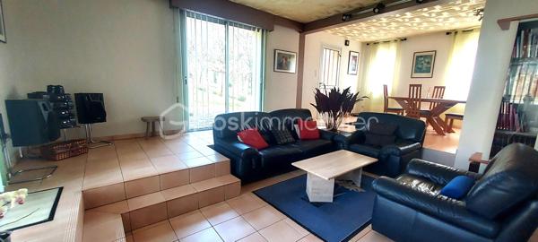 Maison où le seul problème sera de choisir où se détendre !

Au programme :
 Une piscine pour se rafraîchir l'été (et impressionner les voisins avec votre plus beau plongeon).
 3 chambres pour accueillir toute la famille, les amis... ou enfin avoir ce bureau dont vous parlez depuis des années.
 2 terrasses parce qu'une seule, c'est tellement classique : café au soleil le matin, apéro au coucher du soleil le soir.
 Un grand sous-sol où vous pourrez garer vos véhicules, créer un atelier, une salle de sport, une salle de jeux... ou simplement y stocker tous les cartons que vous n'avez jamais ouverts depuis votre dernier déménagement.

Spacieuse, conviviale et prête à accueillir de nouveaux souvenirs, cette maison est l'endroit idéal pour profiter de chaque saison dans un cadre agréable.

Alors, si vous cherchez une maison où il fait bon vivre et où le plus gros dilemme sera de savoir si vous passez l'après-midi au bord de la piscine ou sur la terrasse, ne laissez pas cette opportunité vous filer sous le nez !

Une visite, et vous risquez fort de ne plus vouloir repartir…
Contactez- moi au au 07.80.48.01.50  ou par mail s.heral@bskimmobilier.com