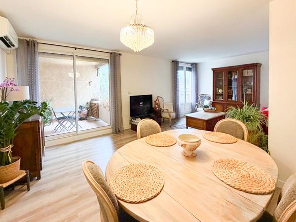 Gardanne - Appartement 4 pièces - 81 m2 - belle terrasse couverte - résidence sécurisée - ascenseur