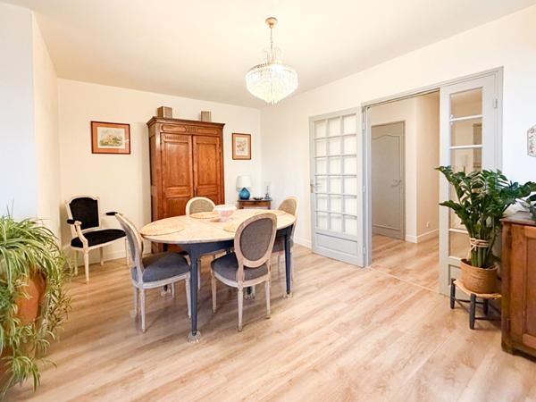 Gardanne - Appartement 4 pièces - 81 m2 - belle terrasse couverte - résidence sécurisée - ascenseur