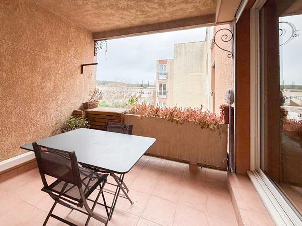 Gardanne - Appartement 4 pièces - 81 m2 - belle terrasse couverte - résidence sécurisée - ascenseur