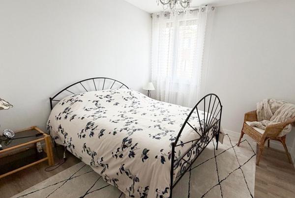 Gardanne - Appartement 4 pièces - 81 m2 - belle terrasse couverte - résidence sécurisée - ascenseur