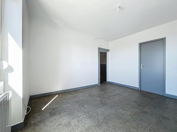 Sur la commune de Bruz , Commune, dynamique et attractive, faisant partie de Rennes Métropole. Non loin du centre bourg Avec une accessibilité piétonne à tous les commerces.