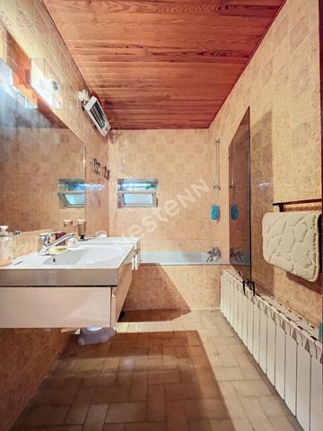 Ensemble de deux logements indépendants sur terrain arboré dans un environnement calme